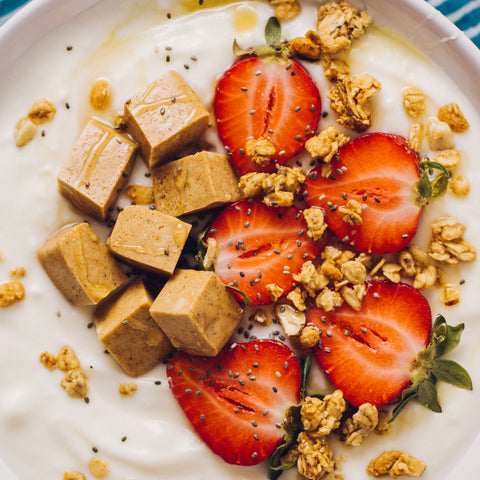 Strawberry Almond HoneyYogurt Bowl